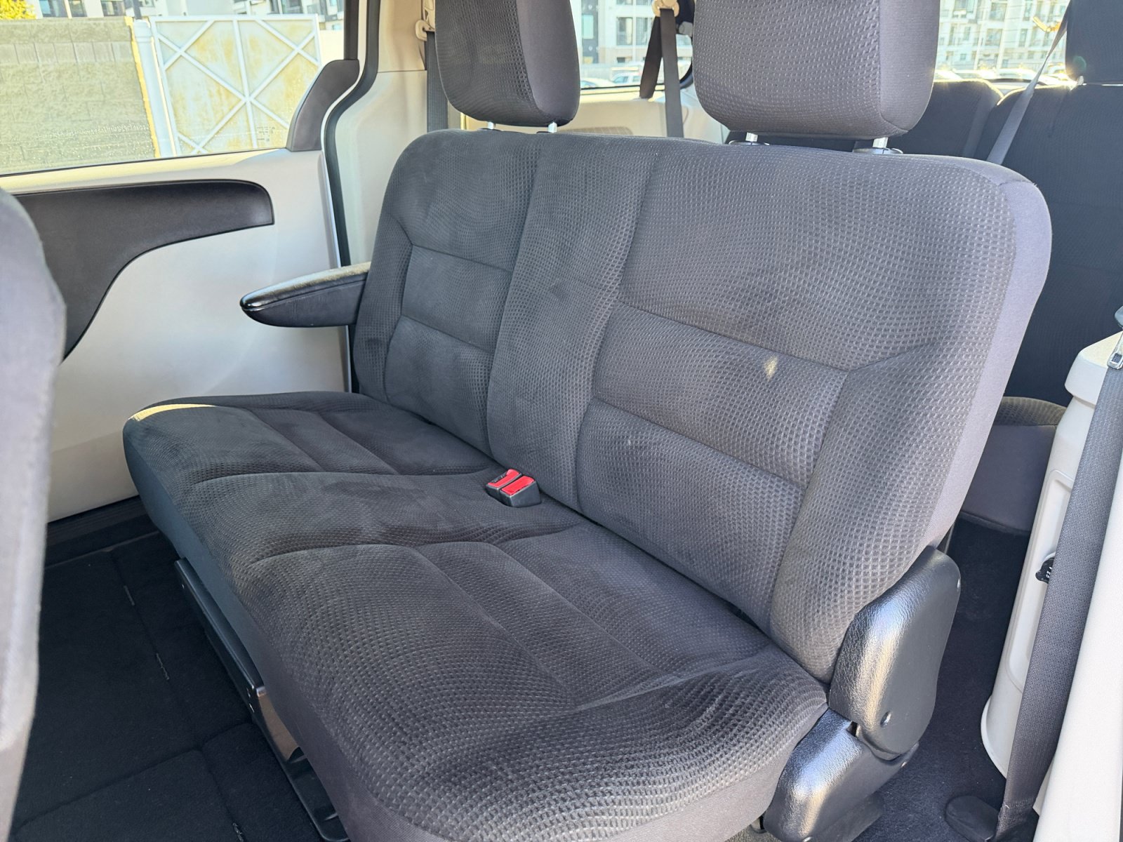 Used 2018 Dodge Grand Caravan SE w/ UConnect Hands-Free Group FWD image 16
