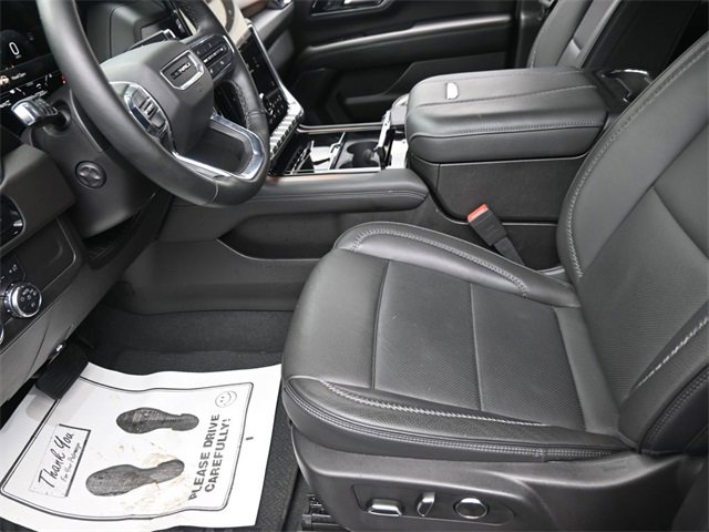 Used 2025 GMC Yukon XL Denali image 15