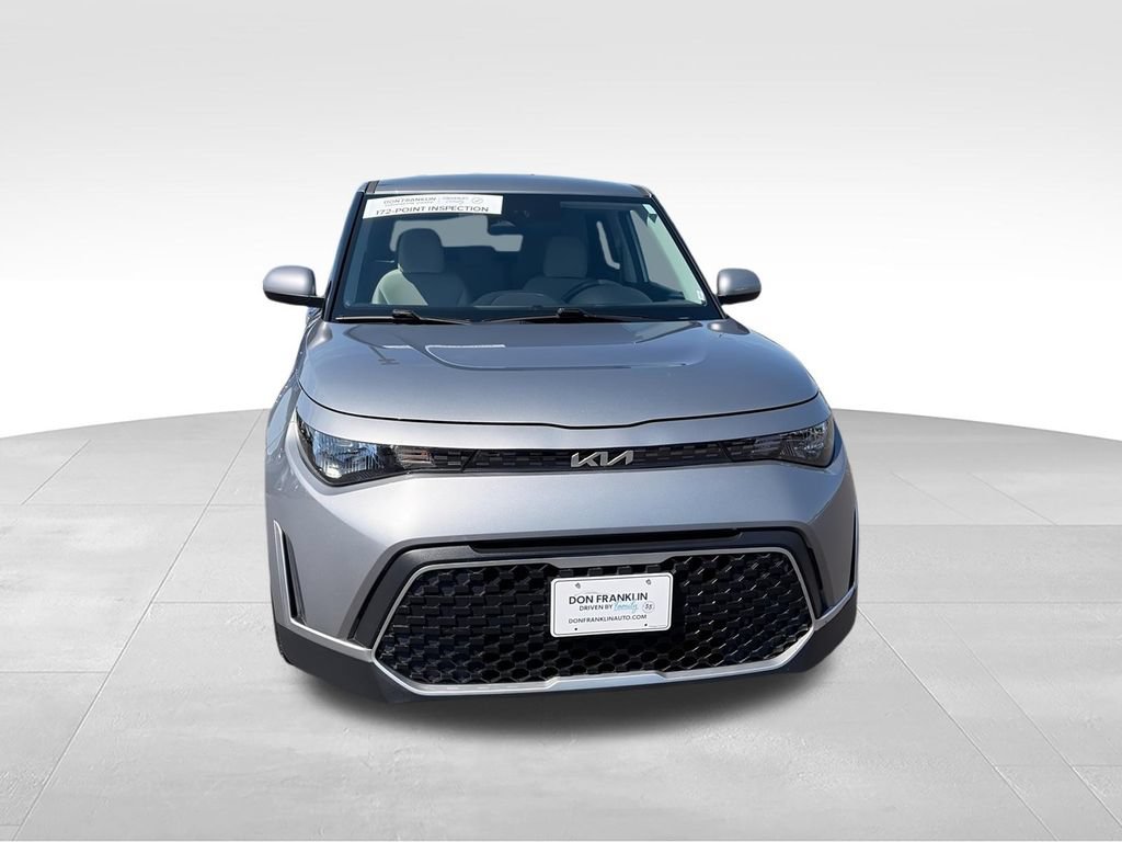 Used 2025 Kia Soul LX w/ LX Technology Package FWD image 3