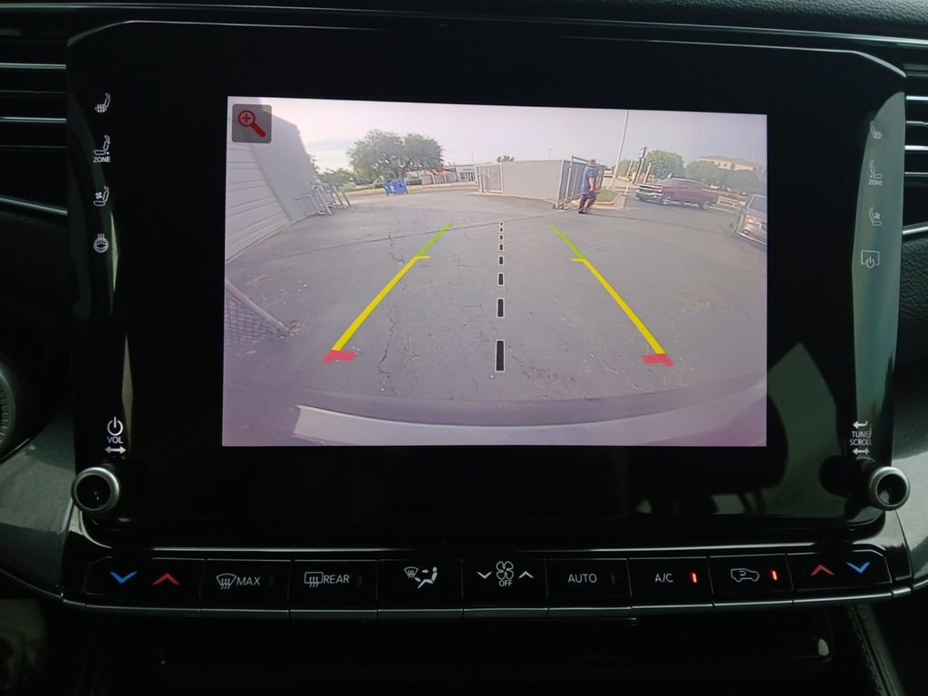 Used 2022 Jeep Wagoneer Series I AWD/4WD image 9