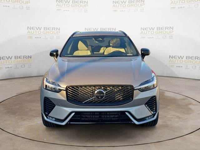 New 2026 Volvo XC60 B5 Plus w/ Protection Package Premier AWD/4WD image 8