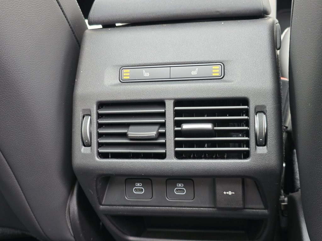 New 2025 Land Rover Discovery Sport Dynamic SE image 23