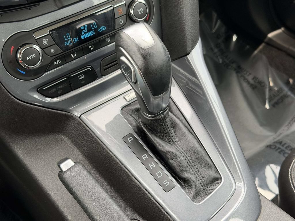 Used 2014 Ford Focus Titanium FWD image 25