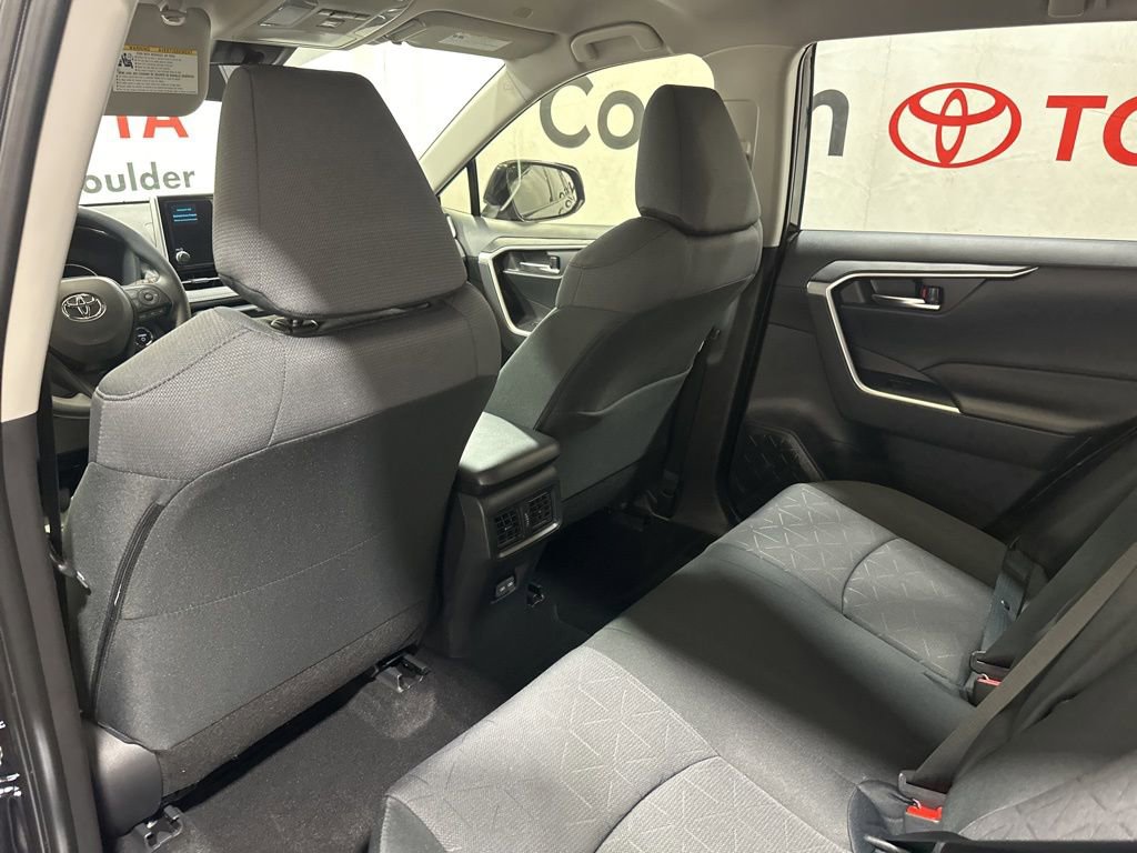 Used 2025 Toyota RAV4 XLE image 19