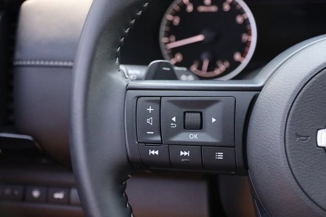 Certified 2025 Nissan Pathfinder SV w/ SV Premium Package FWD image 14