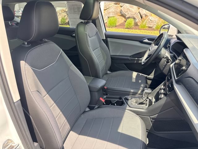 Used 2023 Volkswagen Taos SE w/ Panoramic Sunroof Package AWD/4WD image 11