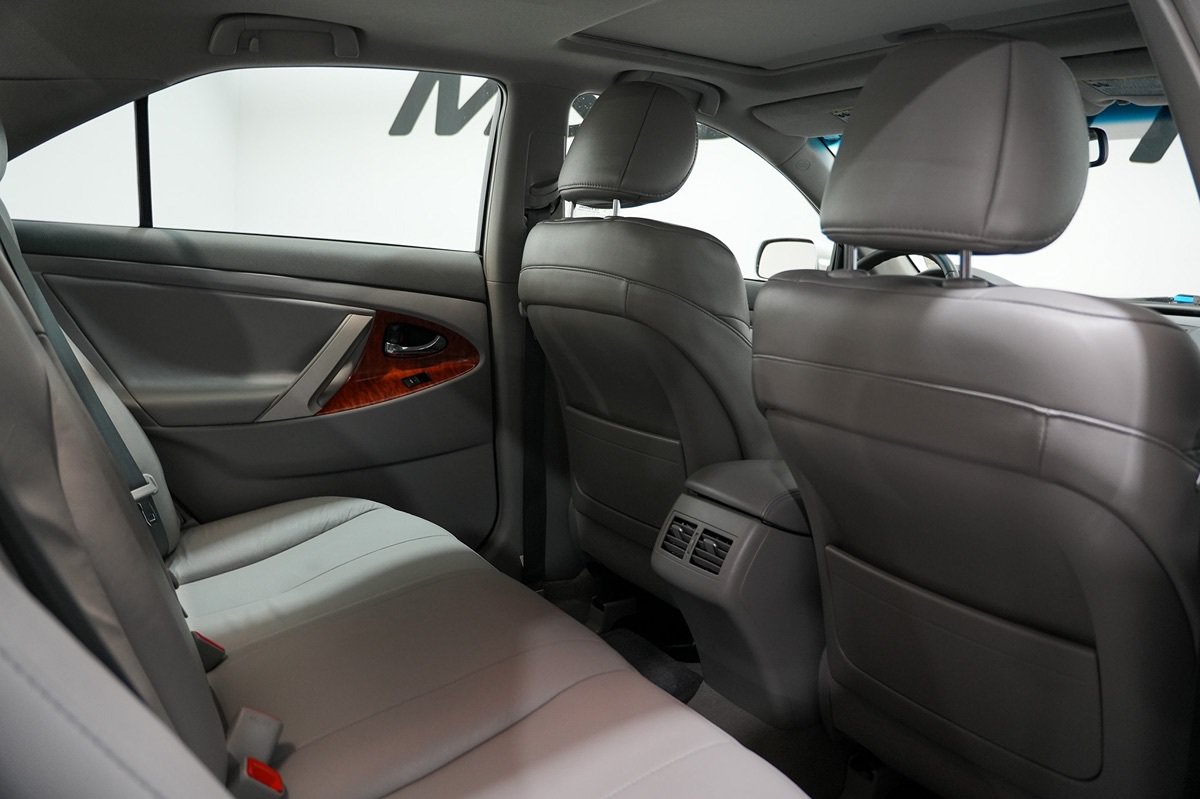 Used 2011 Toyota Camry XLE w/ SE/XLE Extra-Value Pkg FWD image 15