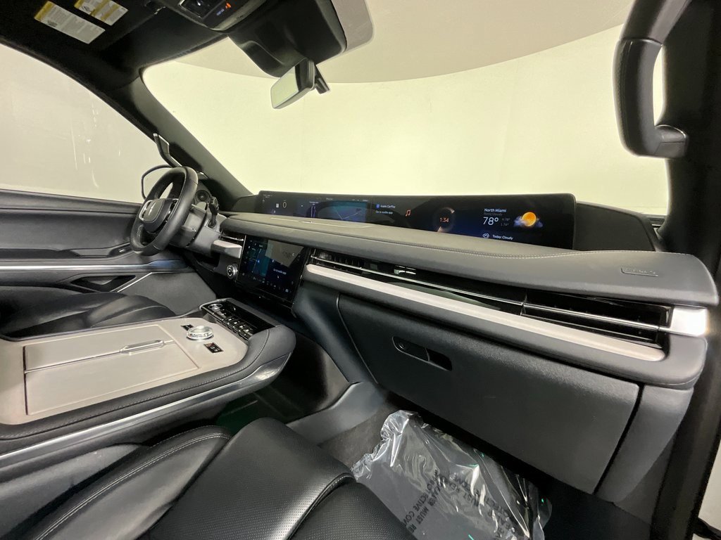 Used 2025 Lincoln Navigator Reserve w/ Jet Appearance Package image 19