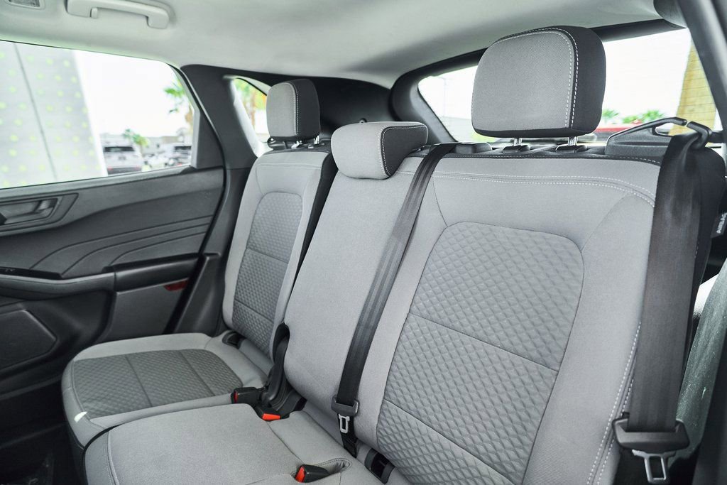 Used 2022 Ford Escape SE image 24
