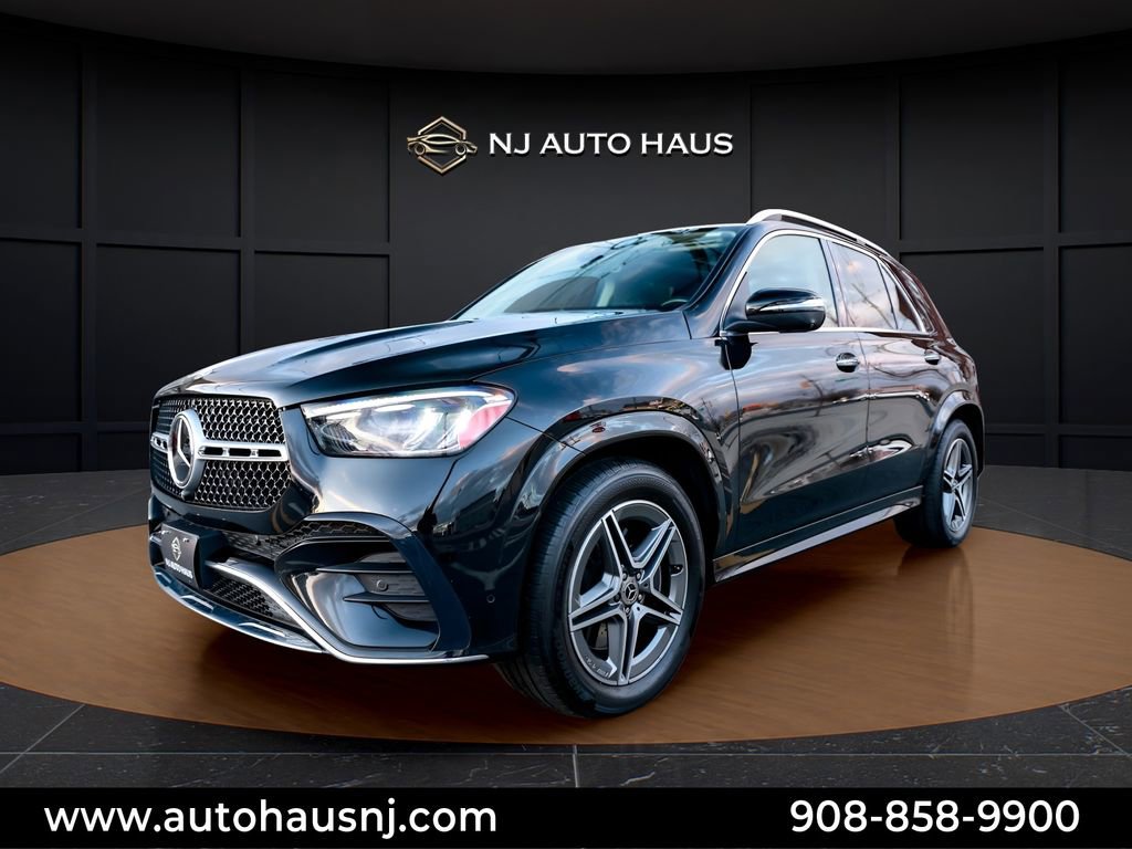 Used 2024 Mercedes-Benz GLE 450e 4MATIC w/ AMG Line Exterior image 4