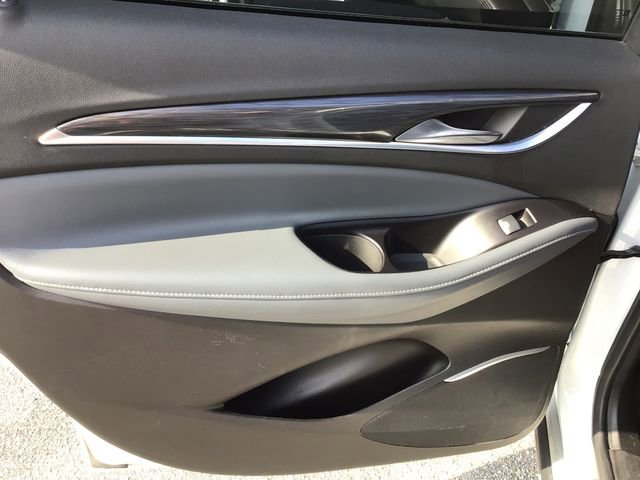 Used 2020 Buick Enclave Essence image 26