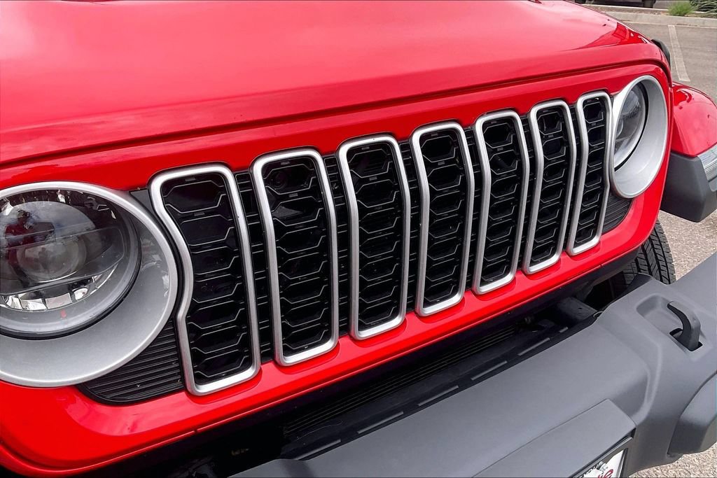 Used 2025 Jeep Wrangler Unlimited Sahara AWD/4WD image 27