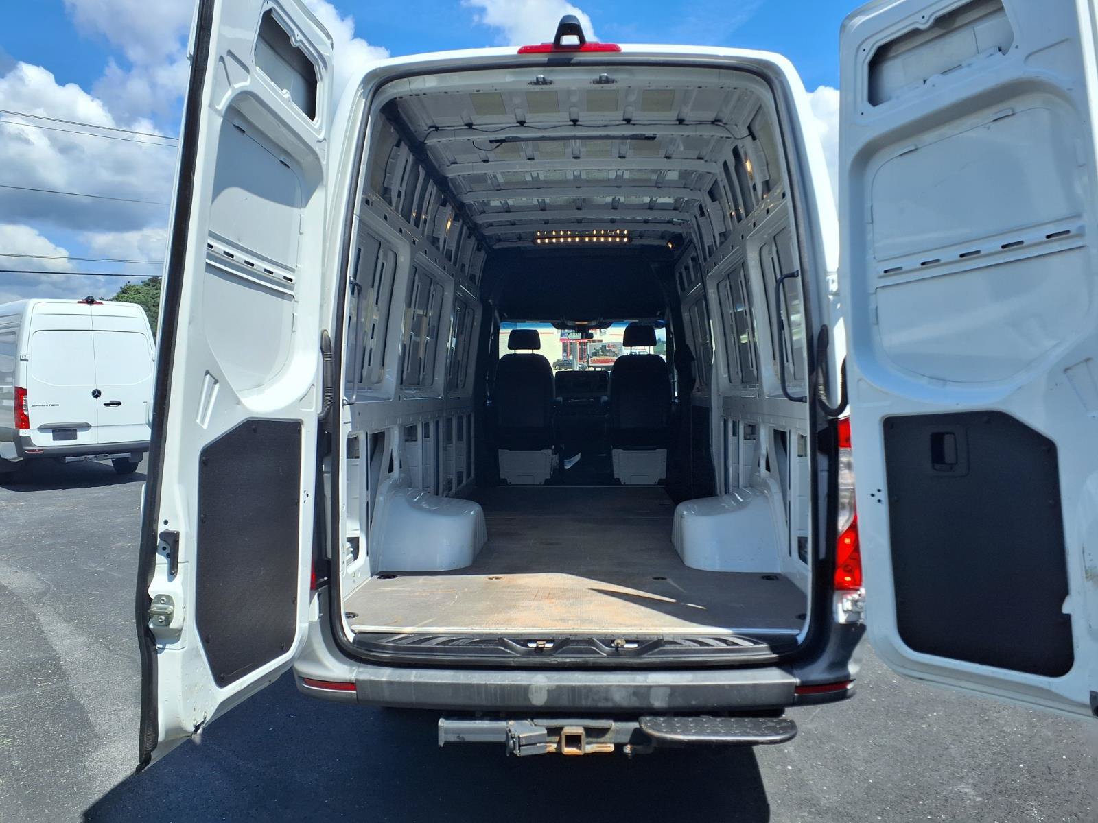 Used 2022 Mercedes-Benz Sprinter 3500 image 2