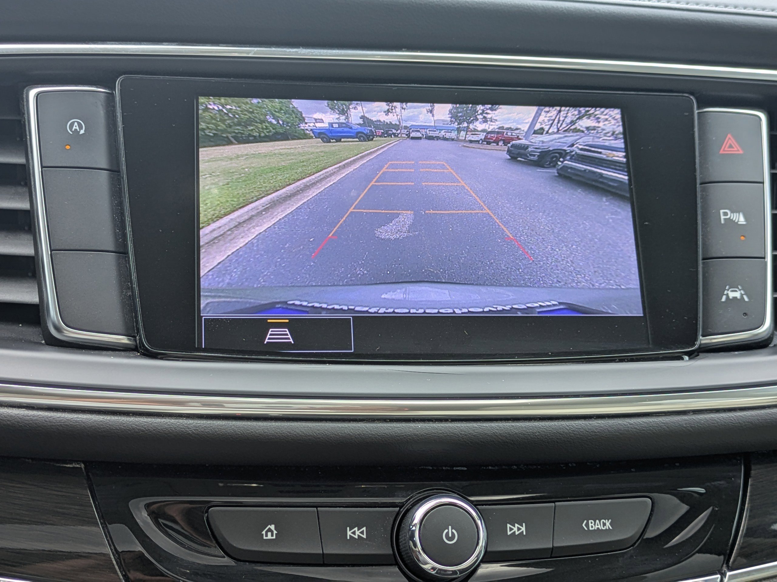 Used 2023 Buick Enclave Essence w/ Experience Buick Package image 24