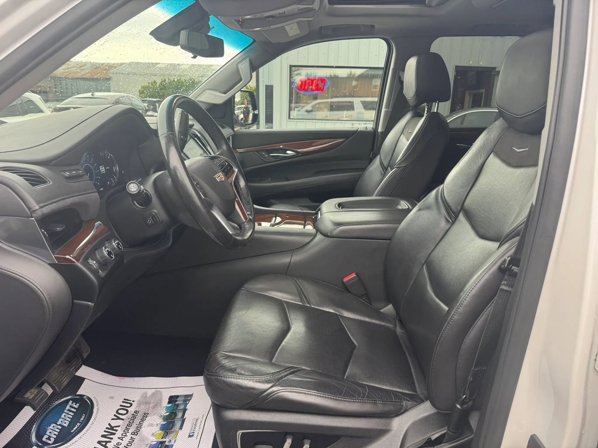 Used 2019 Cadillac Escalade ESV Luxury AWD/4WD image 5