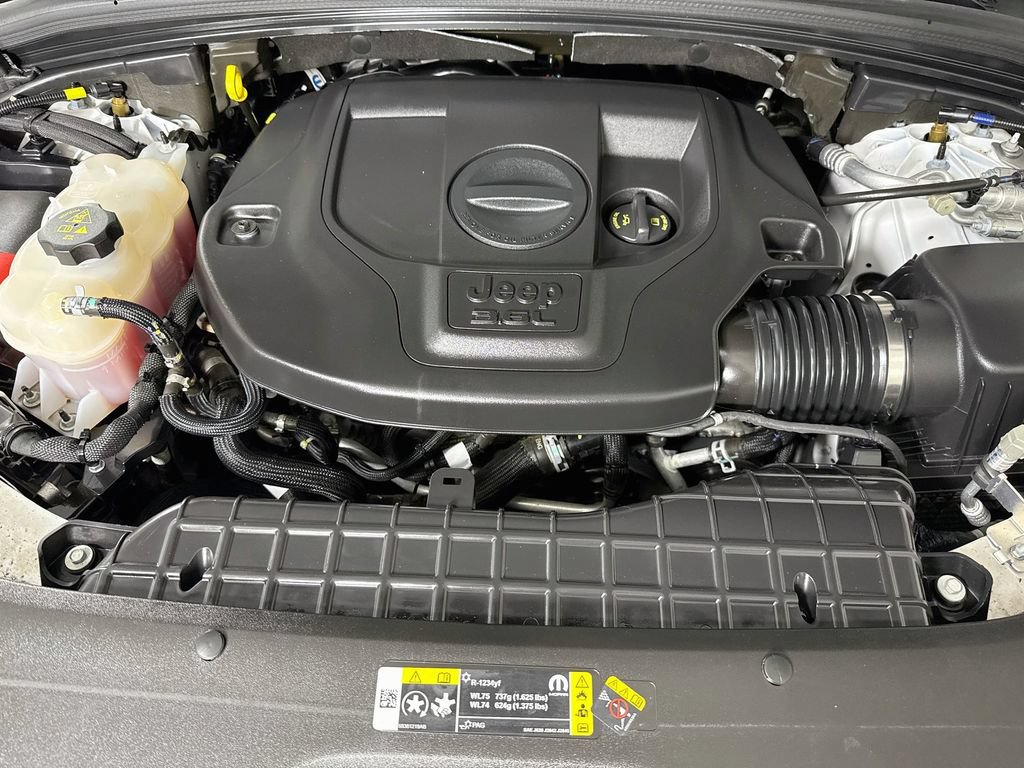 Used 2023 Jeep Grand Cherokee Overland w/ Luxury Tech Group IV AWD/4WD image 38
