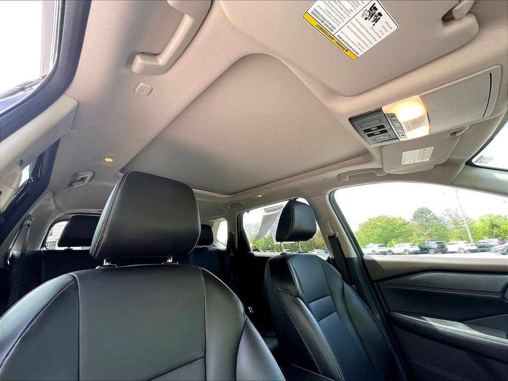 Certified 2022 Nissan Rogue SL w/ SL Premium Package AWD/4WD image 7