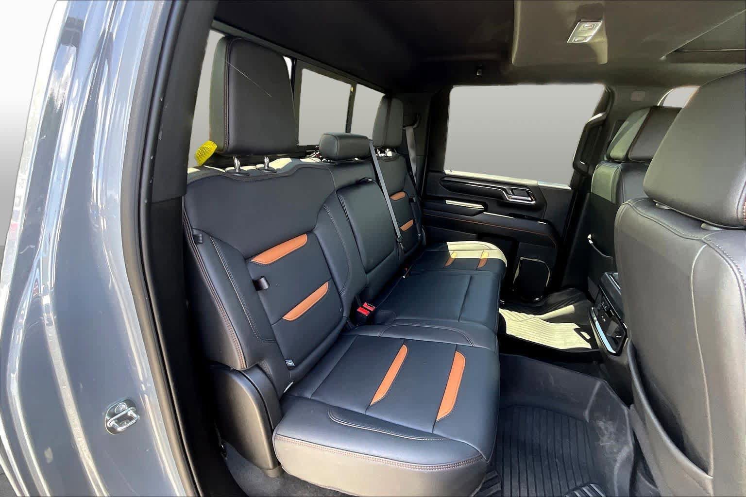 Used 2024 GMC Sierra 2500 AT4 w/ Technology Package AWD/4WD image 28