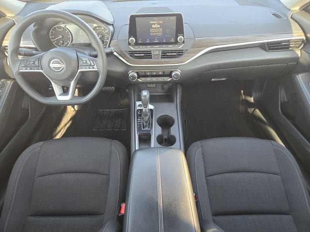 Used 2025 Nissan Altima 2.5 SV FWD image 26