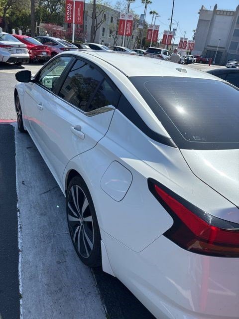 Used 2019 Nissan Altima 2.5 SR w/ SR Premium Package image 2