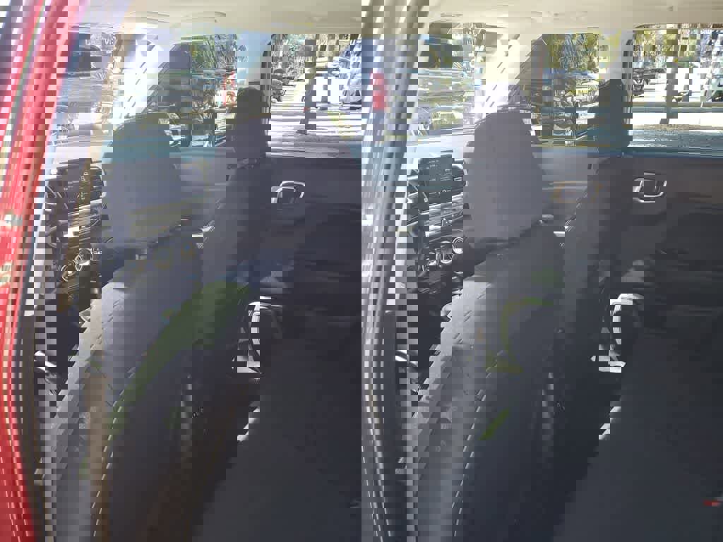 Used 2024 Hyundai Venue SEL image 10