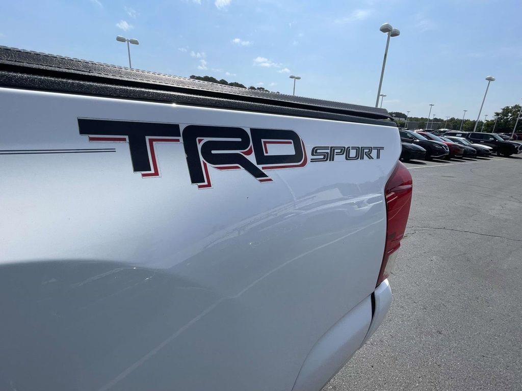 Used 2017 Toyota Tacoma TRD Sport w/ Tow Package RWD image 12