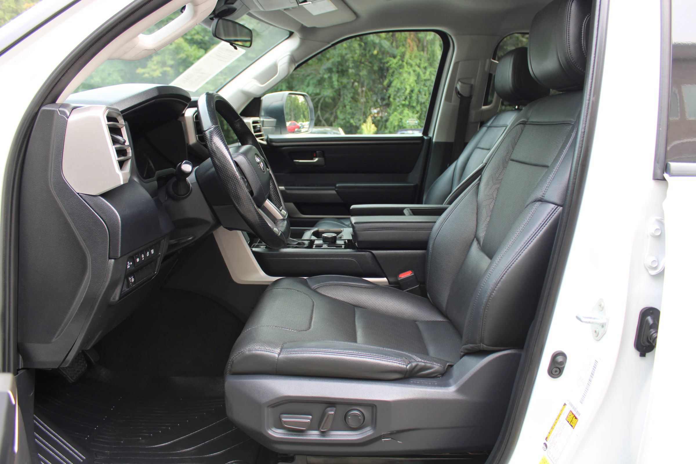 Used 2022 Toyota Tundra SR5 w/ SR5 Premium Package AWD/4WD image 16