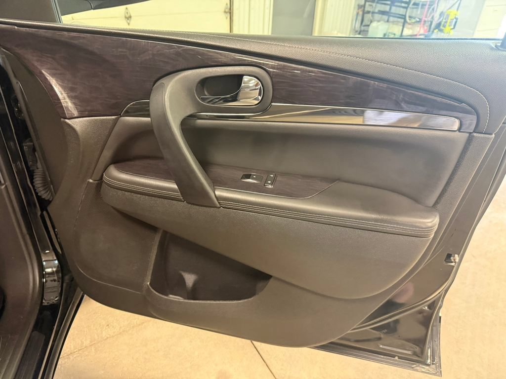 Used 2016 Buick Enclave Leather AWD/4WD image 29