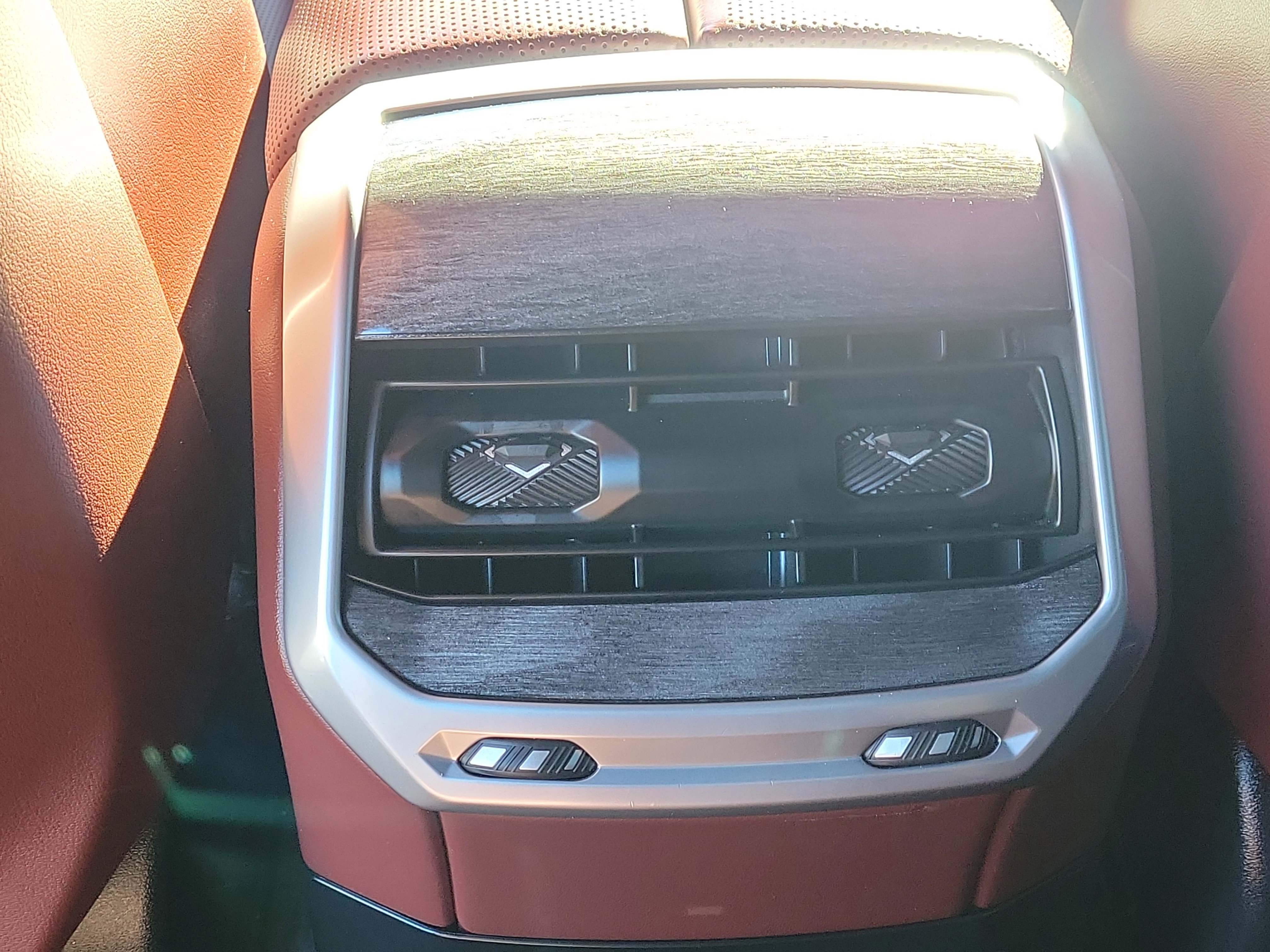 Used 2023 BMW 740i image 12