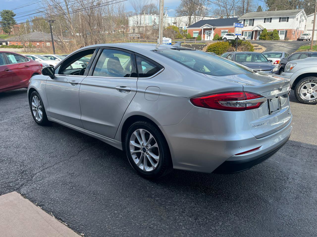 Used 2019 Ford Fusion SE image 8