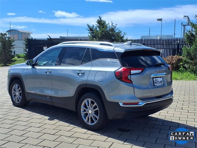 Used 2024 GMC Terrain SLT image 4