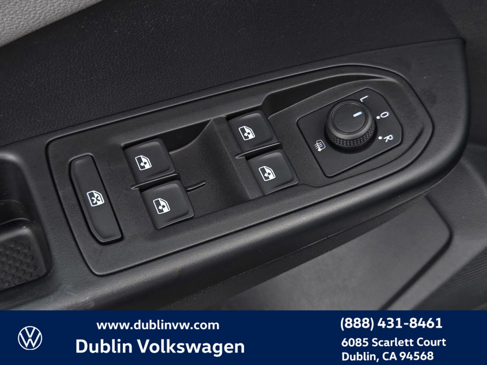 Certified 2023 Volkswagen Taos SE FWD image 11