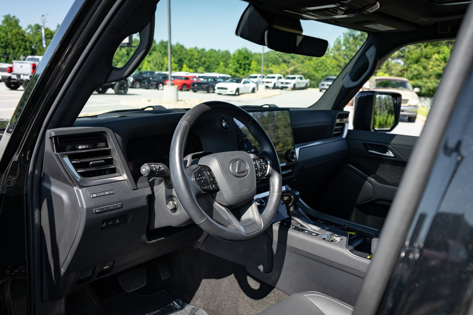 Used 2024 Lexus GX 550 w/ Accessory Package (2T) AWD/4WD image 21
