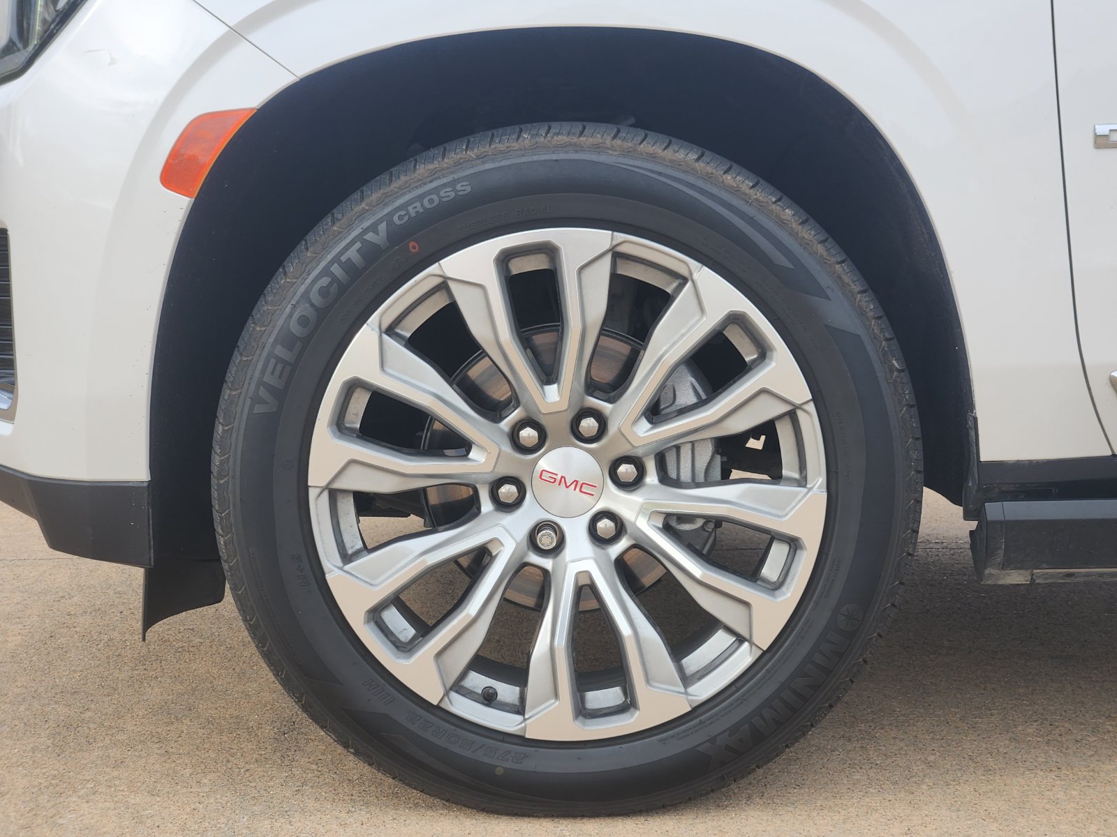 Used 2022 GMC Yukon Denali RWD image 14