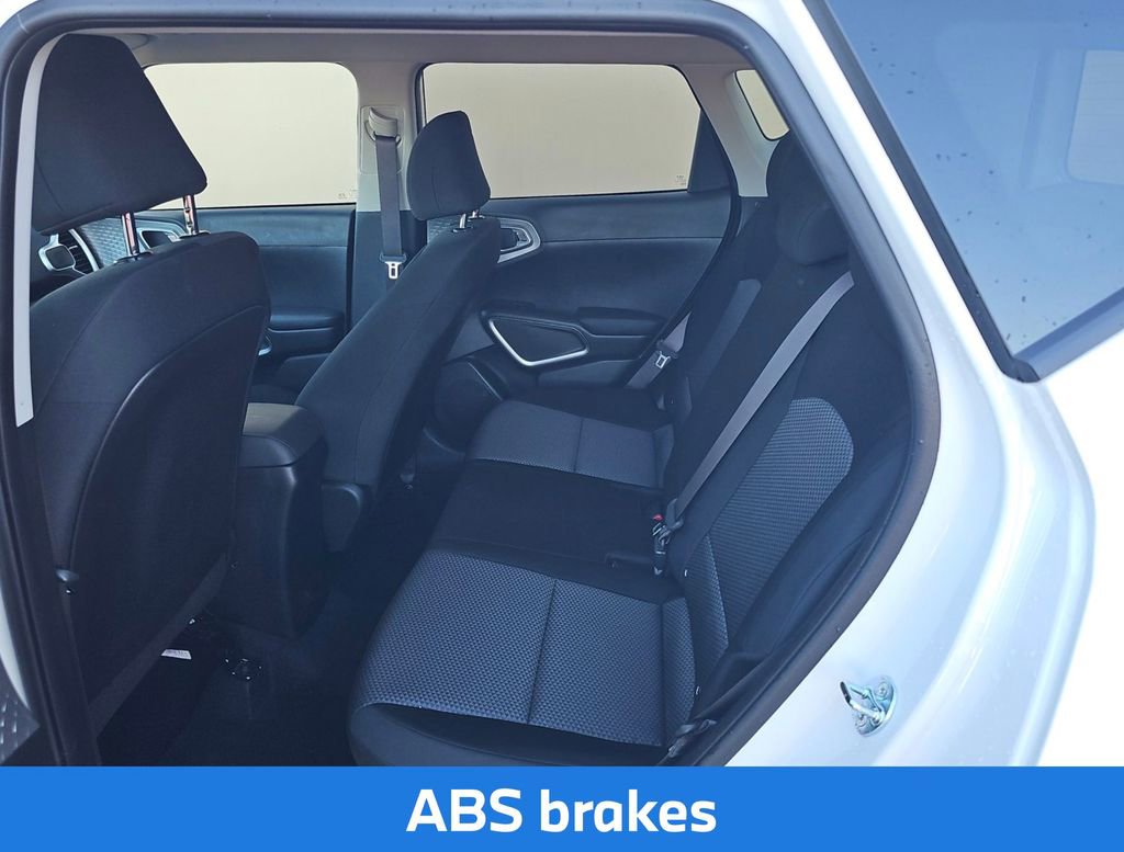Used 2025 Kia Soul LX w/ LX Technology Package FWD image 9