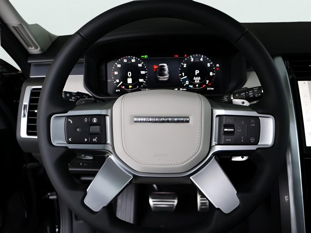 Used 2025 Land Rover Discovery Metropolitan Edition AWD/4WD image 65