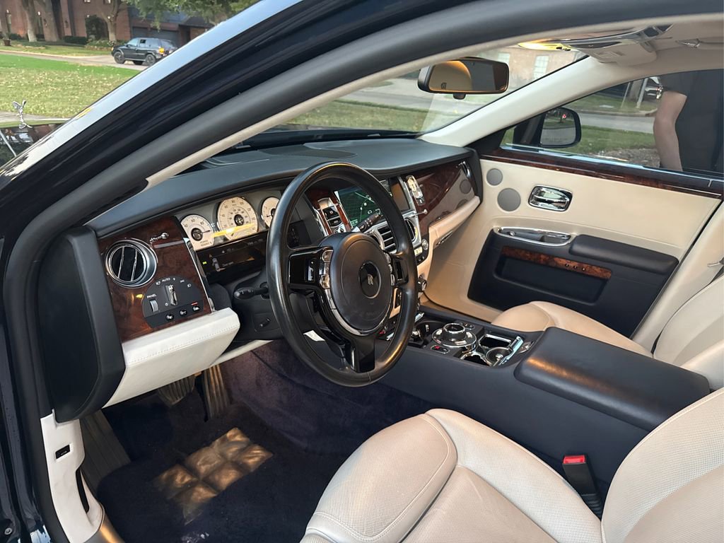 Used 2015 Rolls-Royce Ghost image 9