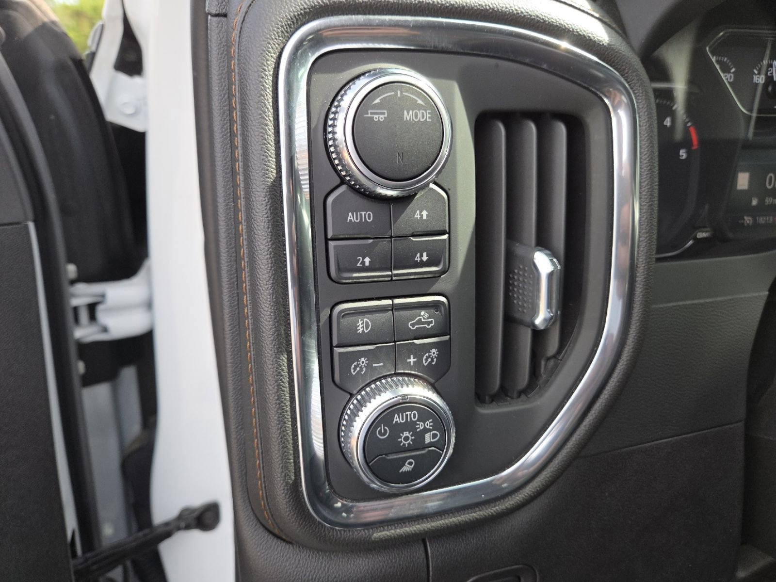 Used 2022 GMC Sierra 2500 AT4 w/ AT4 Preferred Package image 5