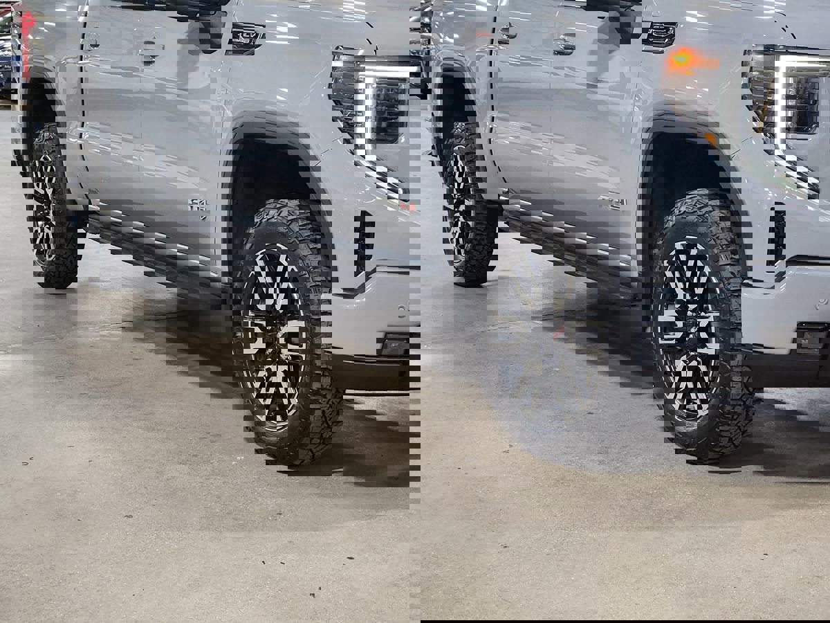 Used 2024 GMC Sierra 1500 AT4 w/ Technology Package image 16