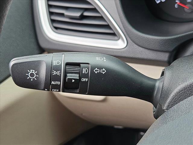 Used 2022 Hyundai Accent SEL image 16