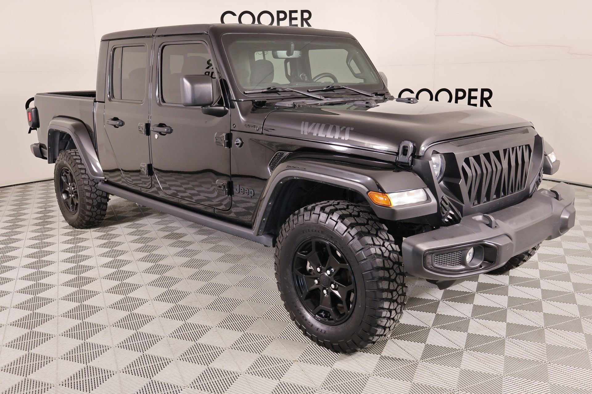 Used 2023 Jeep Gladiator Willys image 1