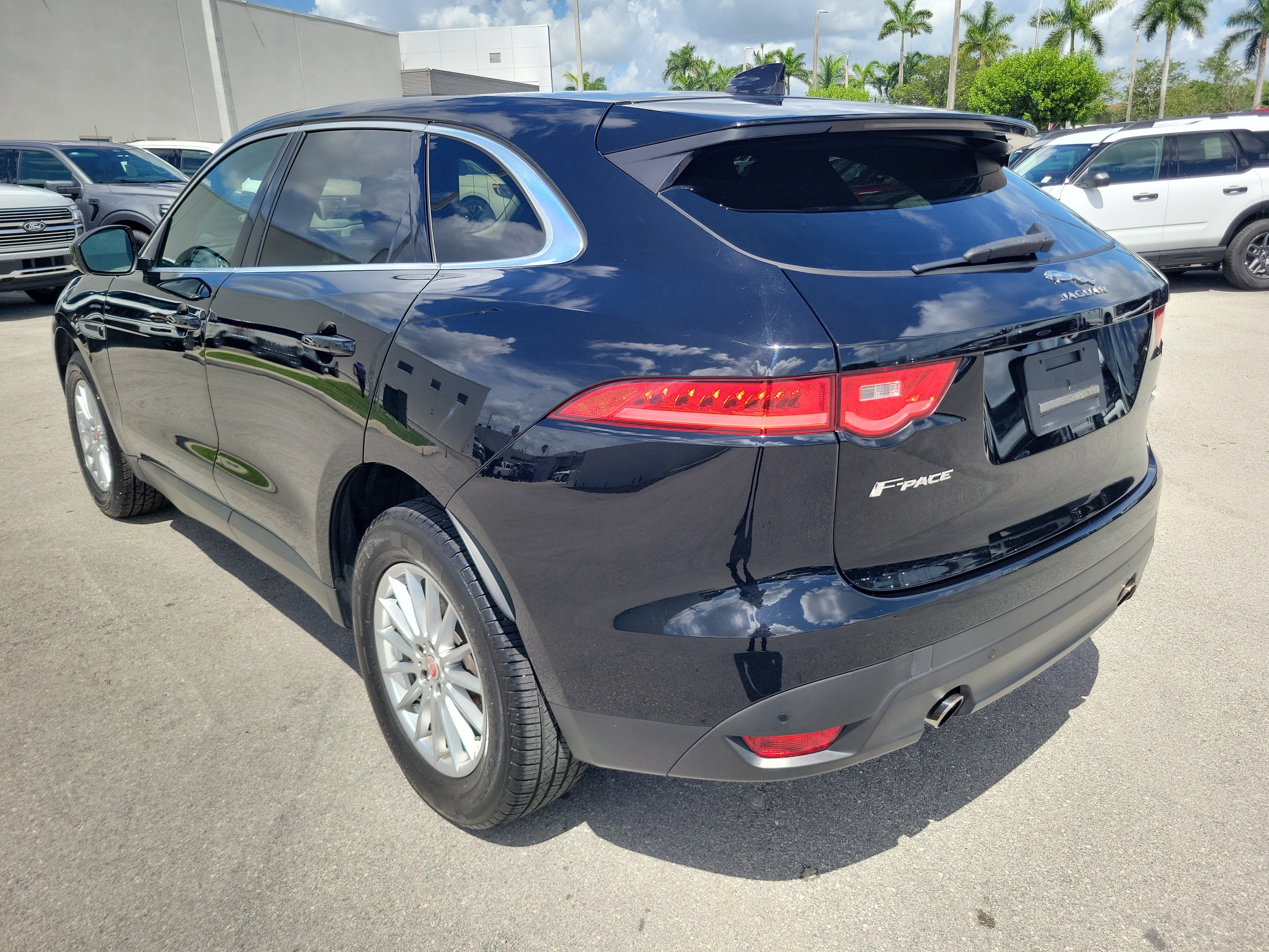 Used 2019 Jaguar F-PACE AWD/4WD image 7