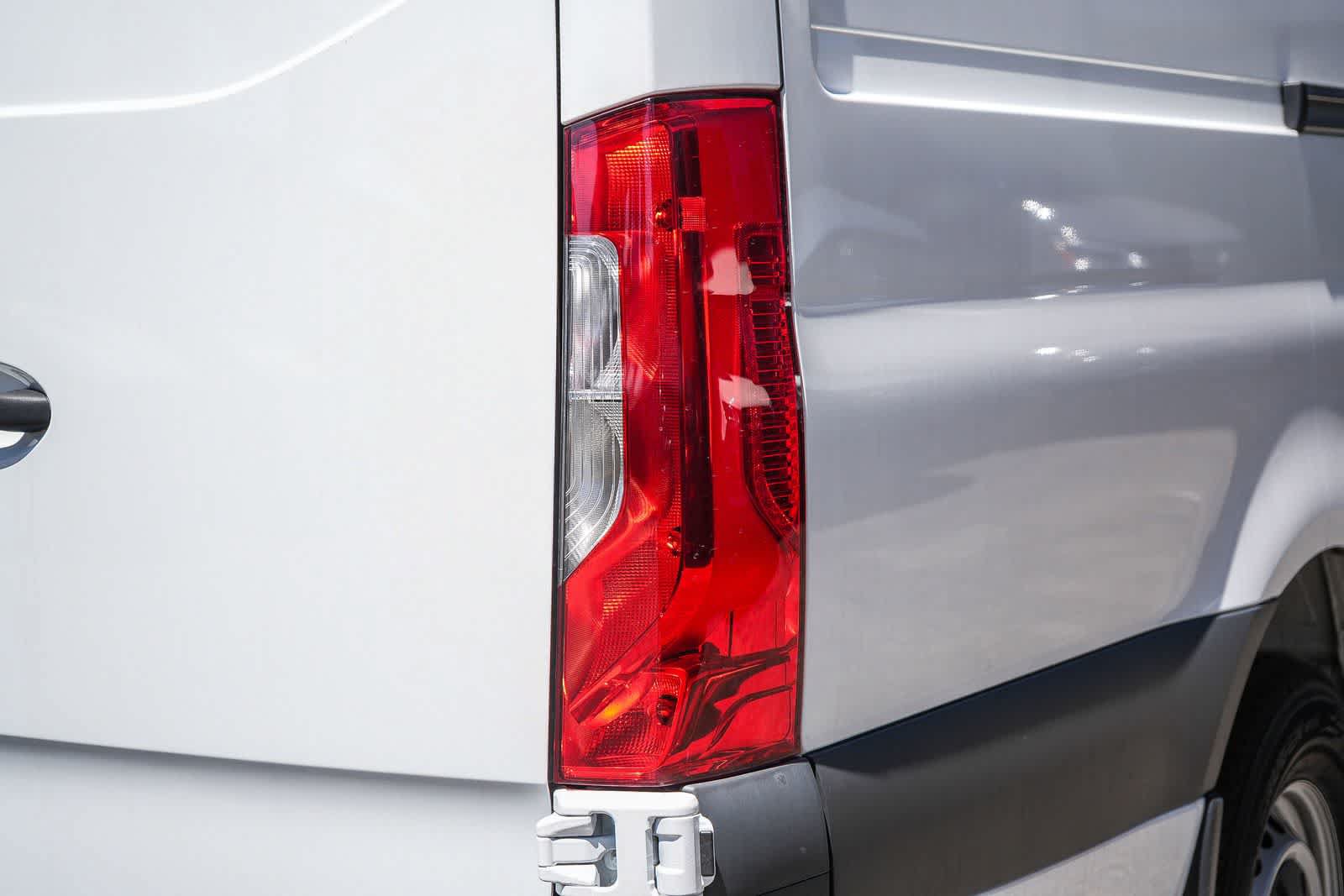 New 2025 Mercedes-Benz eSprinter 170 Cargo image 11