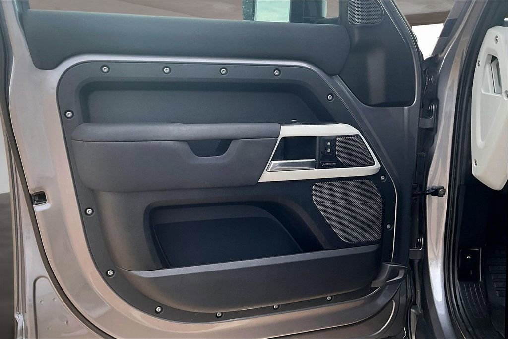 Used 2022 Land Rover Defender 110 S image 17