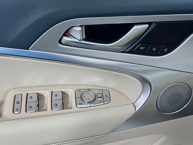 Certified 2026 Genesis G70 2.5T Prestige image 18