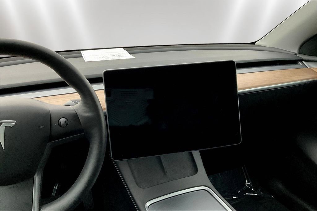 Used 2024 Tesla Model Y 2WD image 9