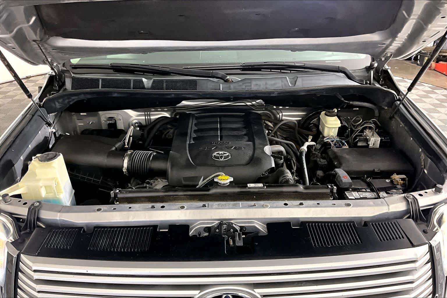 Used 2015 Toyota Tundra Limited AWD/4WD image 29