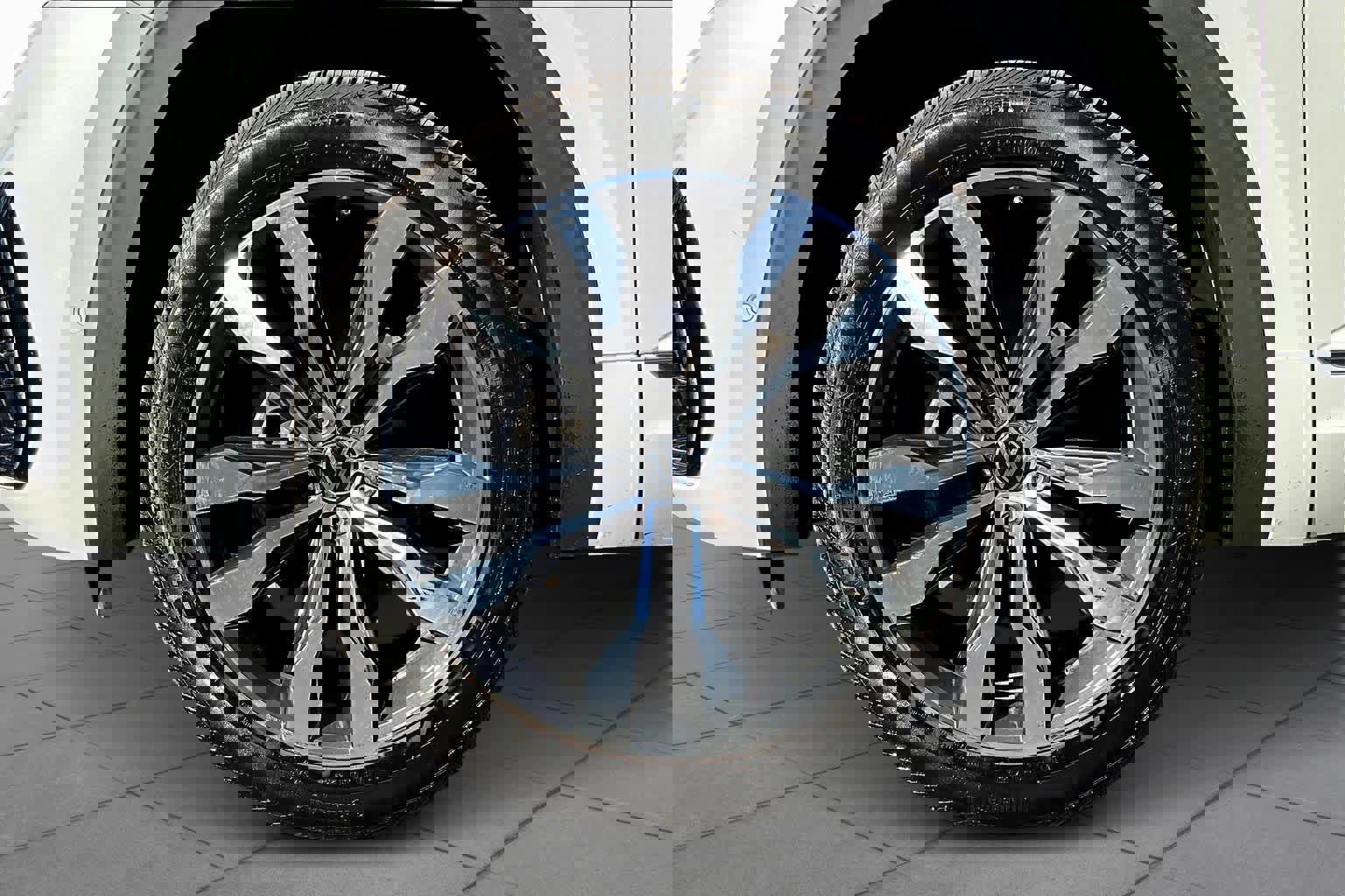 Used 2023 Volkswagen Atlas Cross Sport SEL Premium R-Line image 10