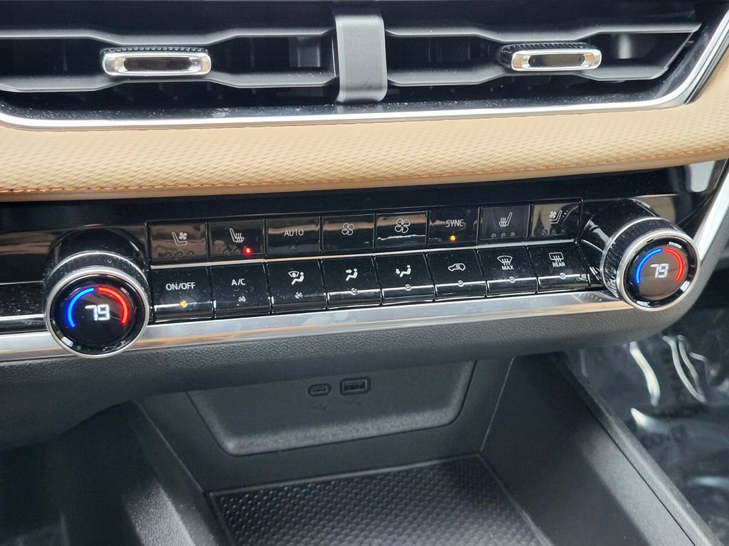 Used 2026 Chevrolet Equinox ACTIV w/ Convenience Package III image 20