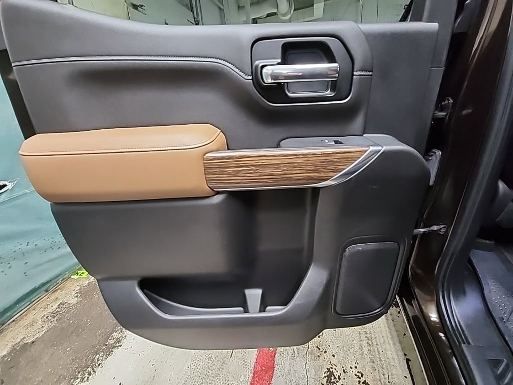 Used 2019 Chevrolet Silverado 1500 High Country w/ Technology Package image 23